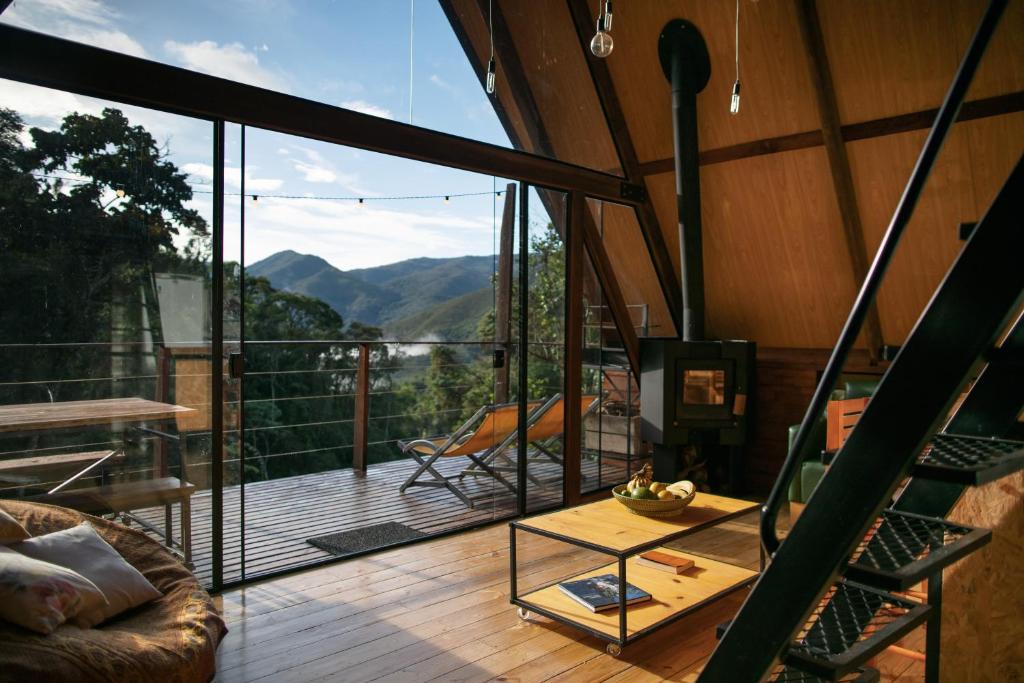 Itamonte Ski Chalet | Chalé sobre o Rio