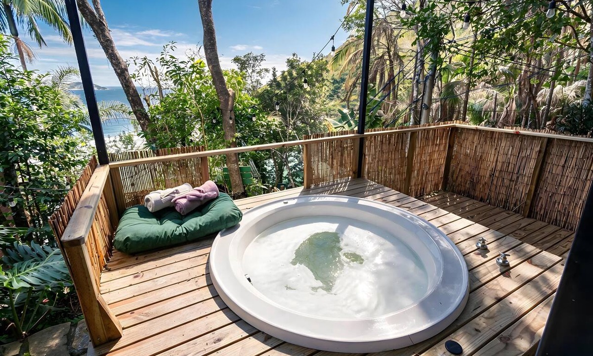 Florianopolis Cabin | Chalet with ocean view and hot tub, Florianópolis, SC.