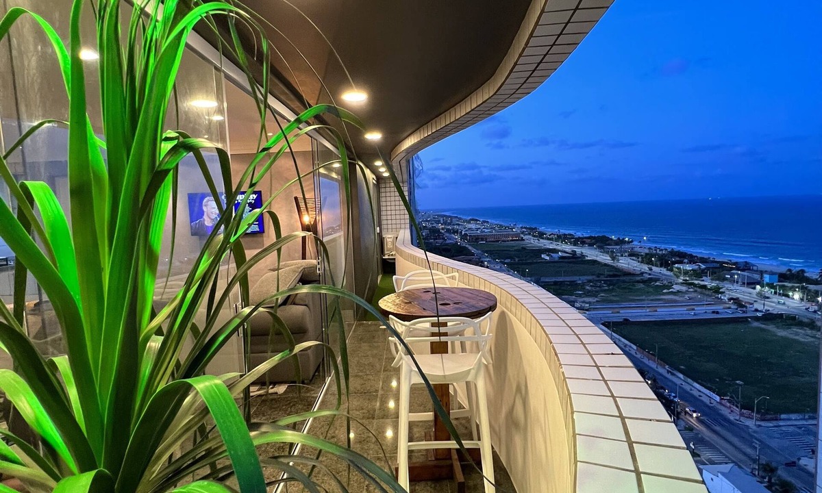 Praia do Futuro I Apartment | Cobertura vista mar com deck privativo