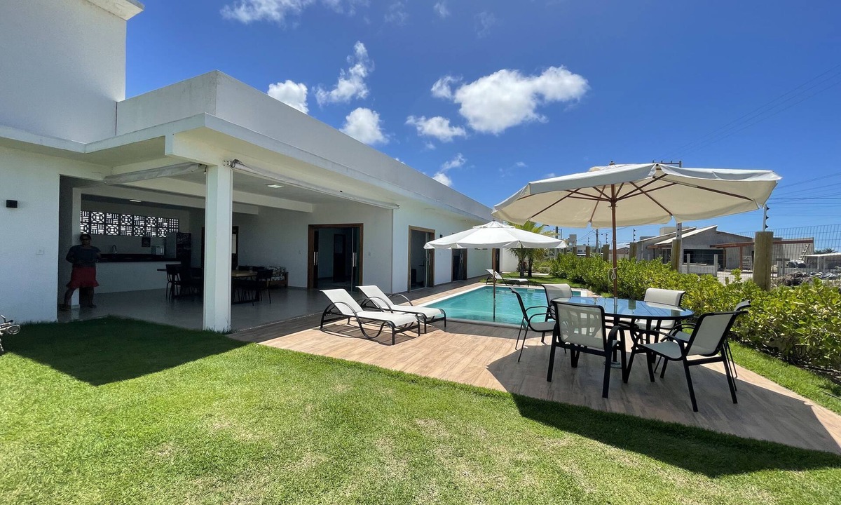 Prado House | Complete house with 5 suites, swimming pool, 1 minute from the beach.