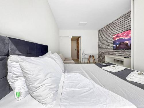 Cerqueira Cesar Apartment | Complete Spacious Jardins Great Location