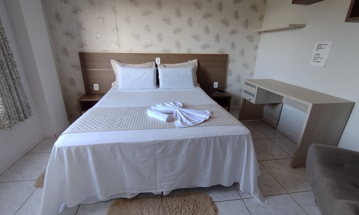 Capitao Leonidas Marques Hotel | Conforto Plaza Hotel