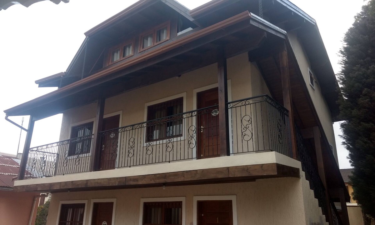 Canela Apartment | CORREA PEREIRA RESIDENTIAL APARTMENT 3, sleeps up to 11 people, 3 bedrooms
