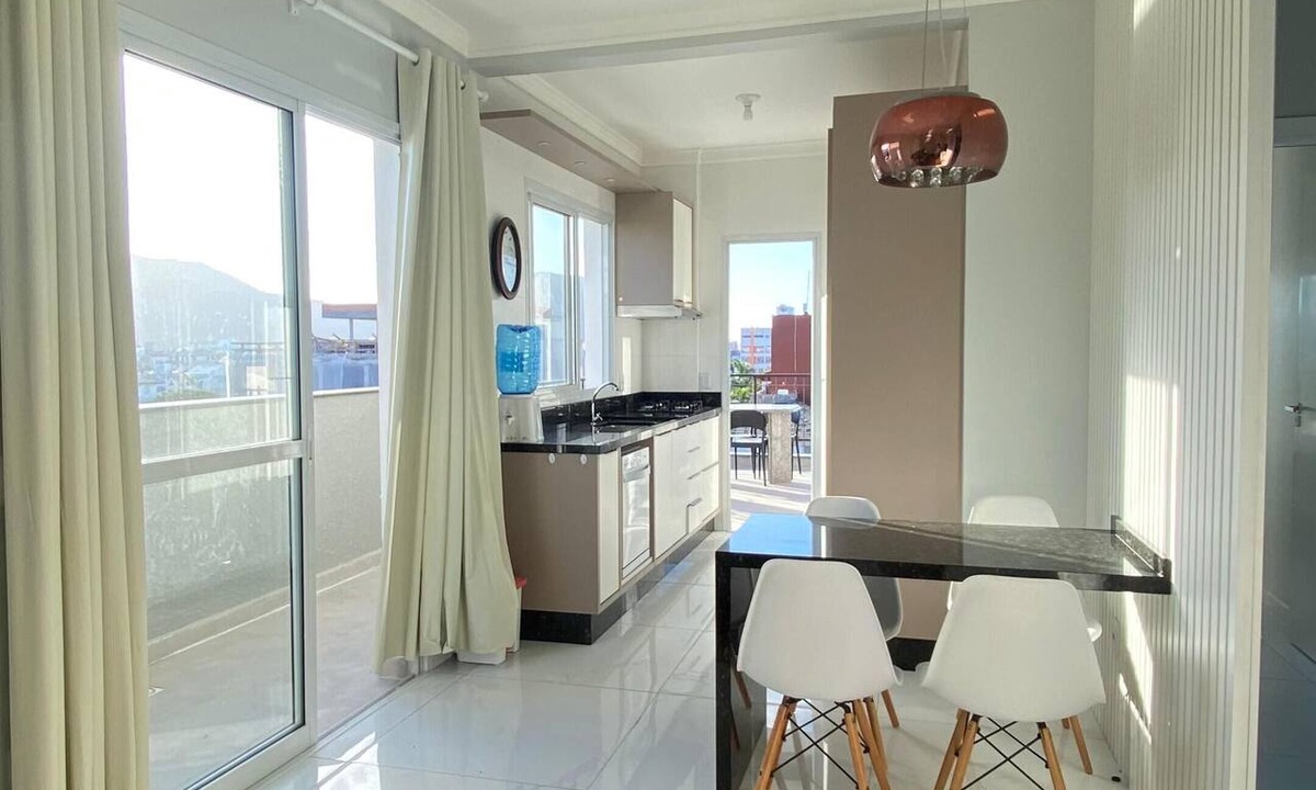 Ingleses do Rio Vermelho Apartment | Coverage in English