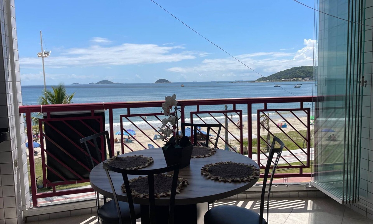 Enseada Apartment | Cozy beachfront apartment in Enseada, ideal for families and groups.