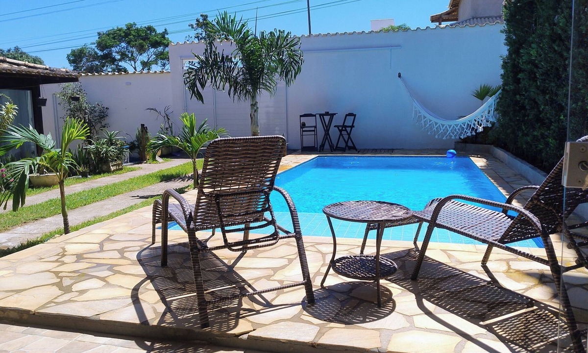 Rasa House | Cozy house with pool, air conditioning, barbecue, and garage.