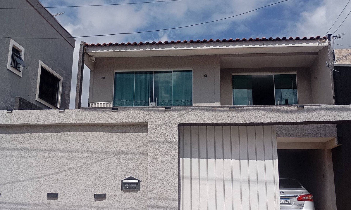 Fazenda Rio Grande Apartment | Cozy house with a private space on the lower level of the two-story house with a kitchen.