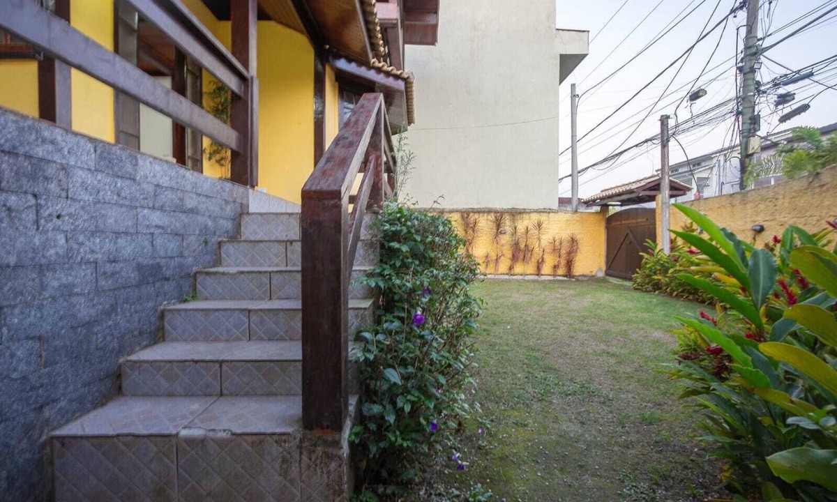 Recreio dos Bandeirantes House | Cozy house in a gated community, 5 minutes from Recreio Beach, Rio de Janeiro.