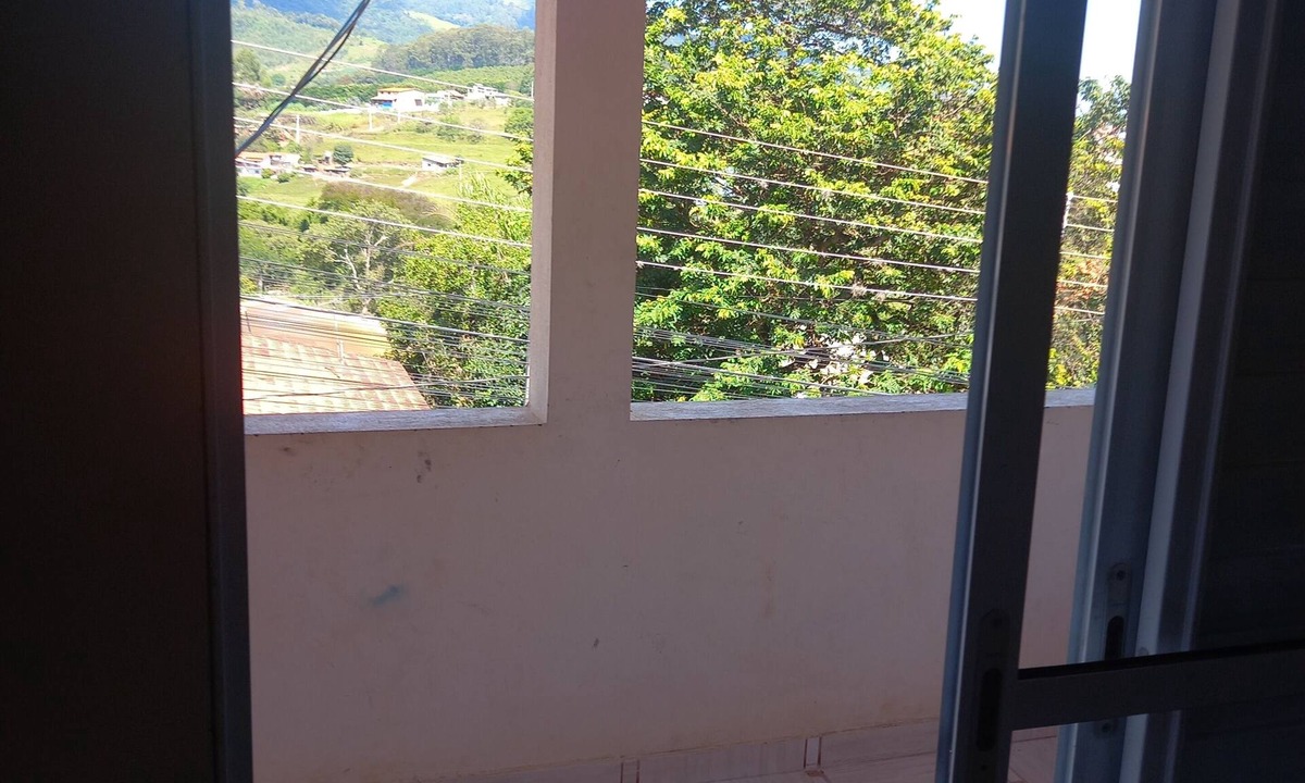 Joanopolis House | Cozy loft, close to the market, paved road to waterfalls in the city center.