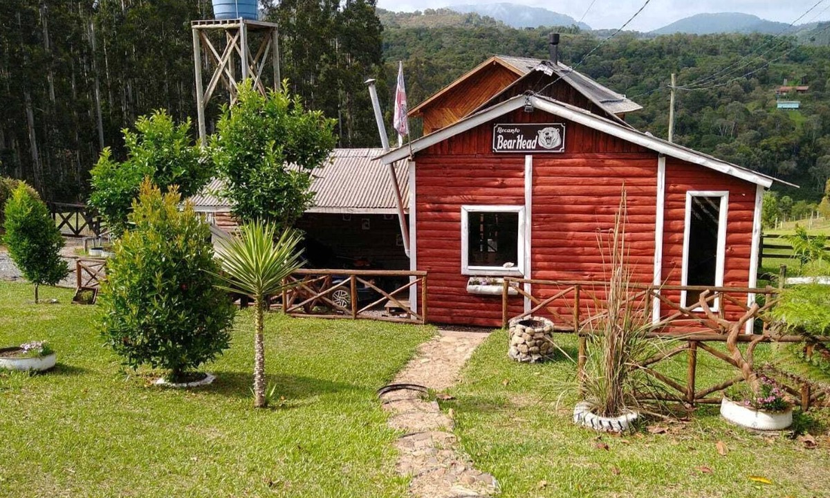 Alfredo Wagner Cabin | Cozy rustic cabin in Alfredo Wagner, SC, pets allowed.