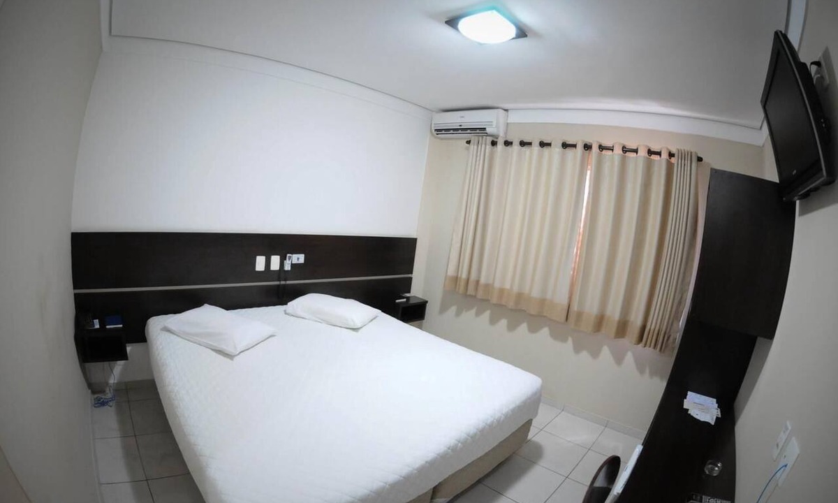 Lins Hotel | Cristal Palace Inn