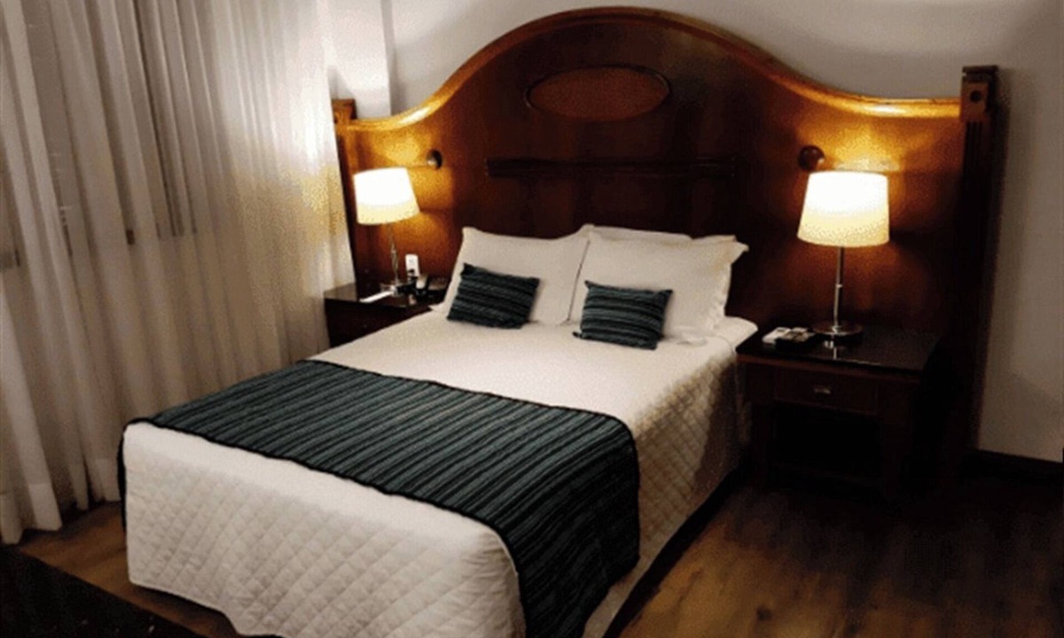 Matriz Hotel | Curitiba’s Bride Hotel—Romantic Double Suite w/Breakfast & Modern Comfort