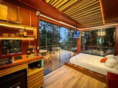 Mairipora Hotel | Deck Tiny House