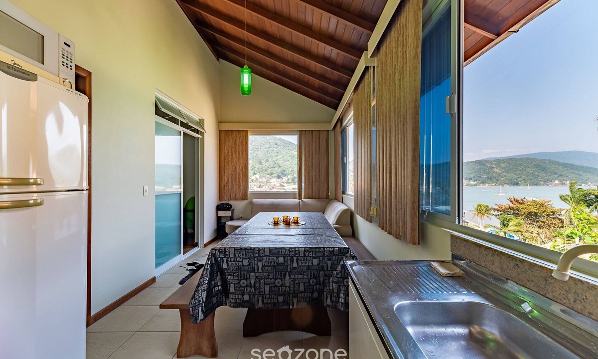 Sambaqui Apartment | Duplex House w/Beautiful View 80m Beach Rrf2562