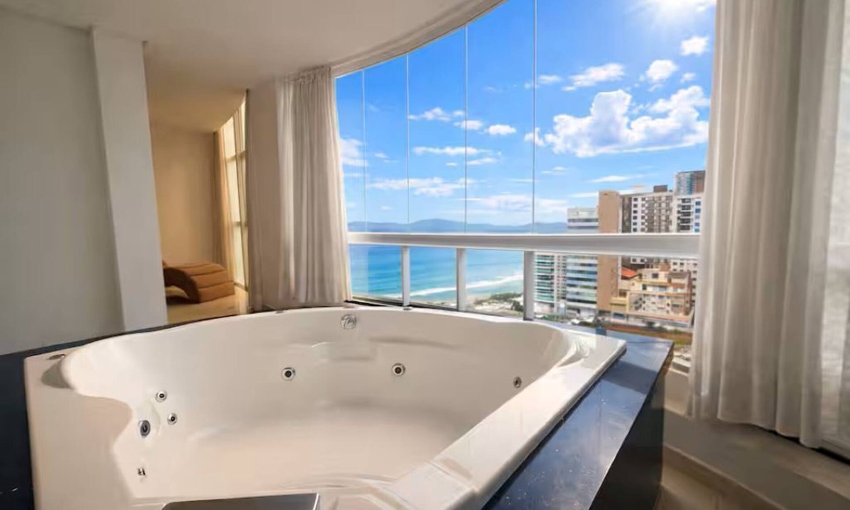 Itapema Apartment | Duplex Penthouse with Hot Tub, BBQ and 4 Suites