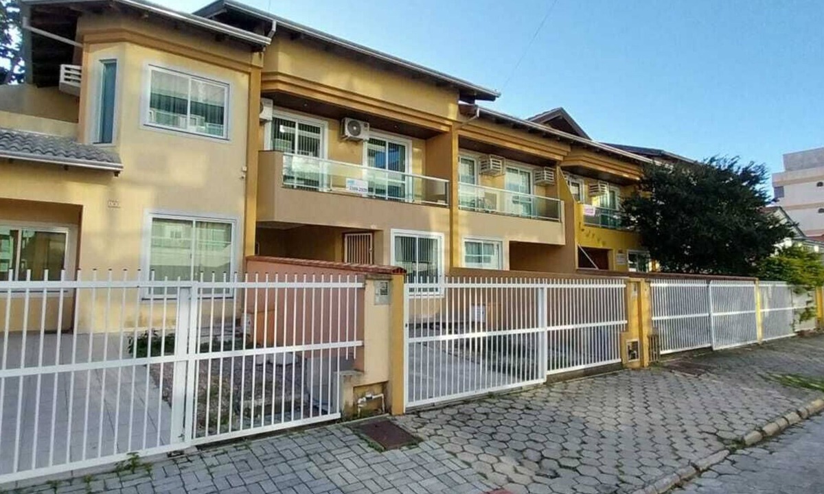Centro House | DUPLEX TOWNHOUSE - 2 BEDROOMS CENTER OF BOMBINHAS