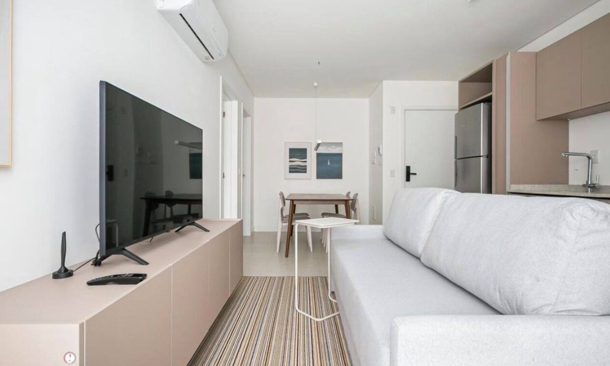 Ingleses Norte Apartment | English seagull cover