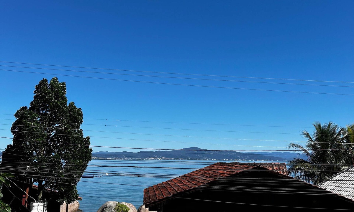 Sambaqui RV Rental | Exclusive entire apartment facing the sea