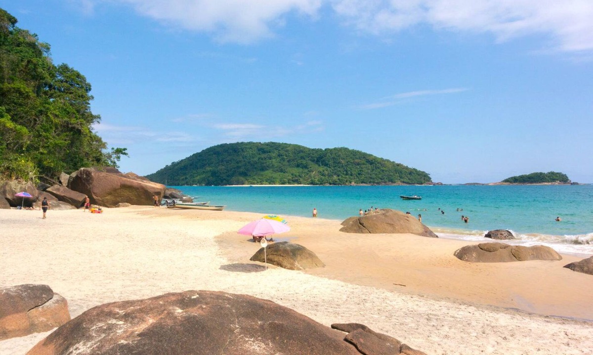 Prumirim House | FAMILY SUITE - BEACHFRONT - PRUMIRIM