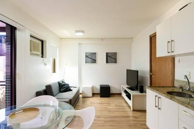 Leblon Apartment | Flat no Leblon na quadra da praia