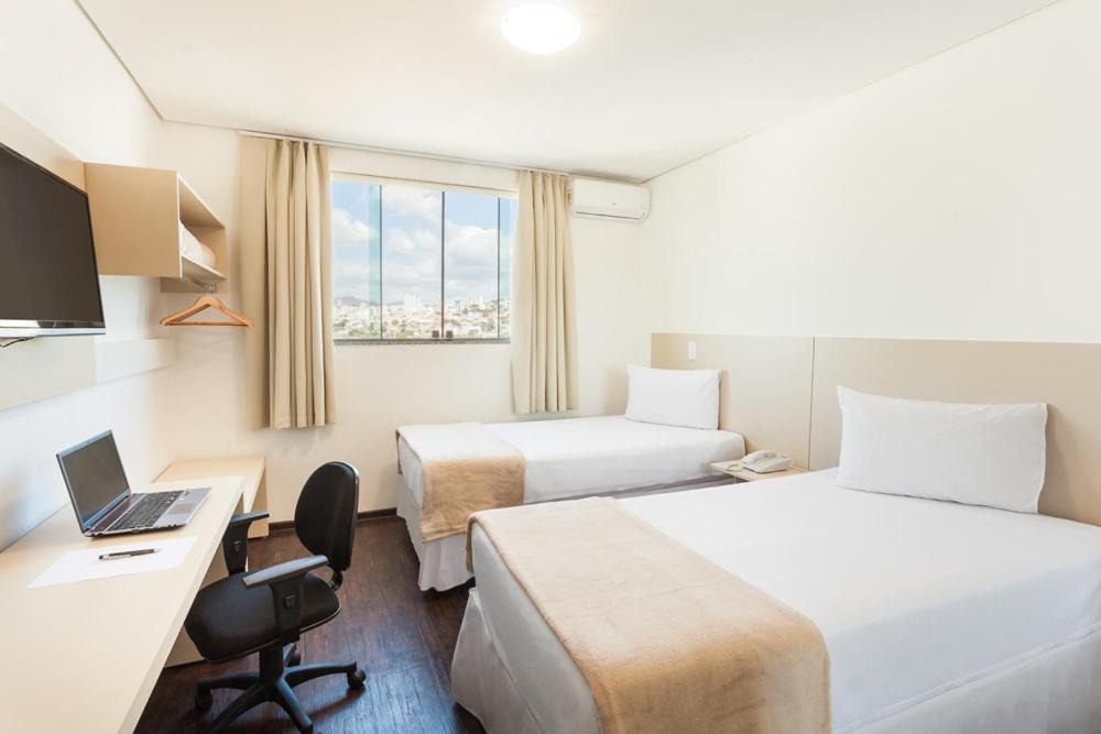 Padre Eustaquio Hotel | Front Hotel Expominas