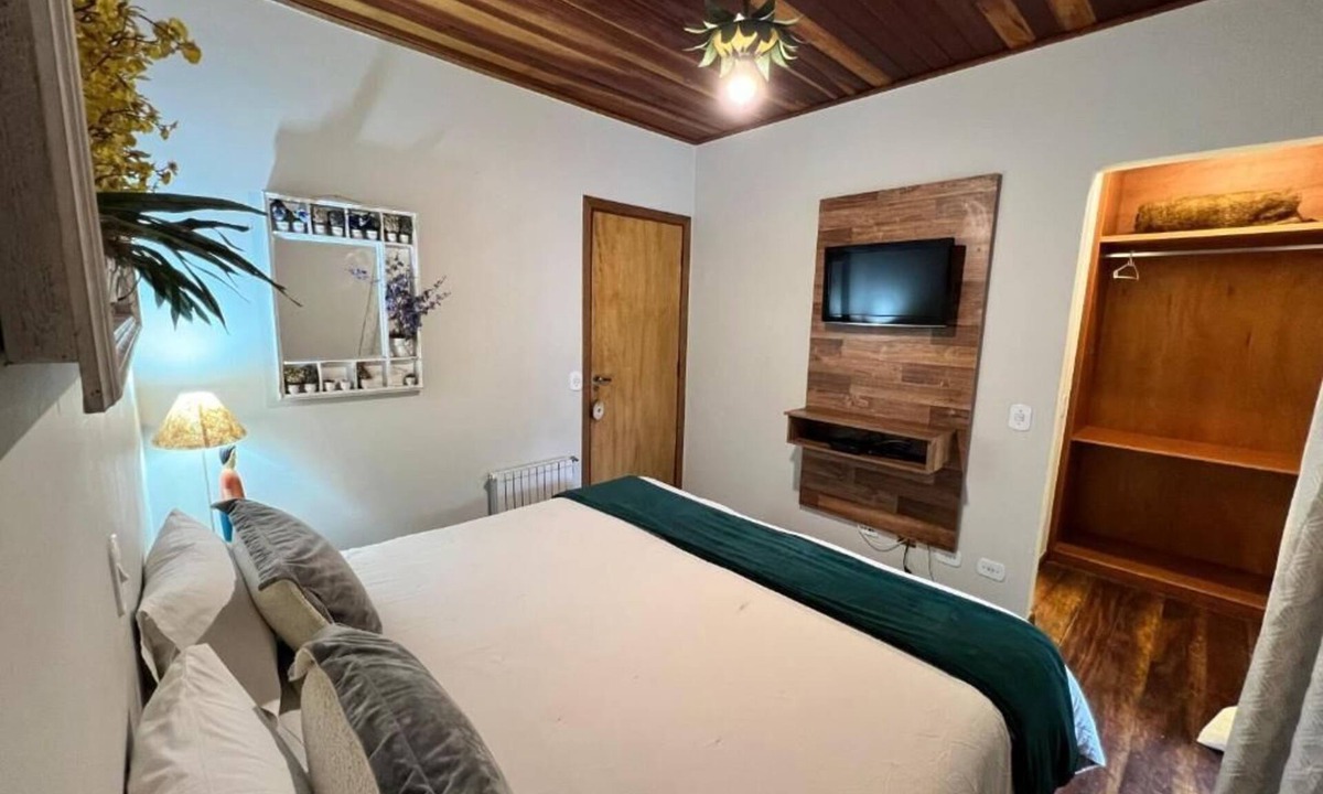 Jardim Andira House | Home & Hosting - Suite with Balcony 2