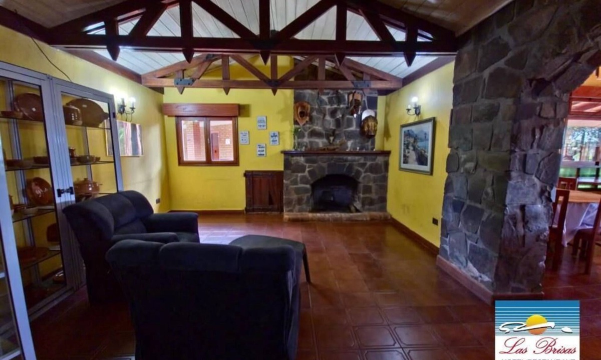 Puerto Esperanza Hotel | Hotel & Restaurant Las Brisas