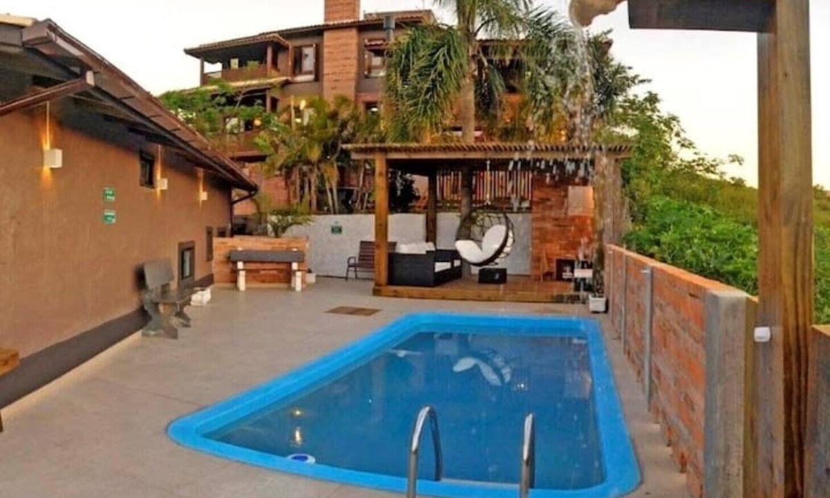 Praia do Rosa House | House for 8 people 500 meters from the sea