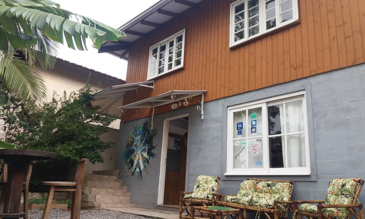 Rio Tavares House | House for rent 200 meters from the sea.