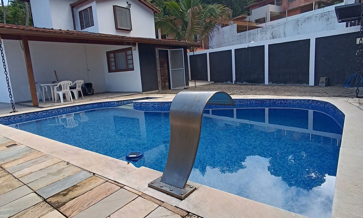 Pereque-Mirim House | House in a peaceful corner of the forest, with wildlife and a swimming pool, 1000 meters from the beach.