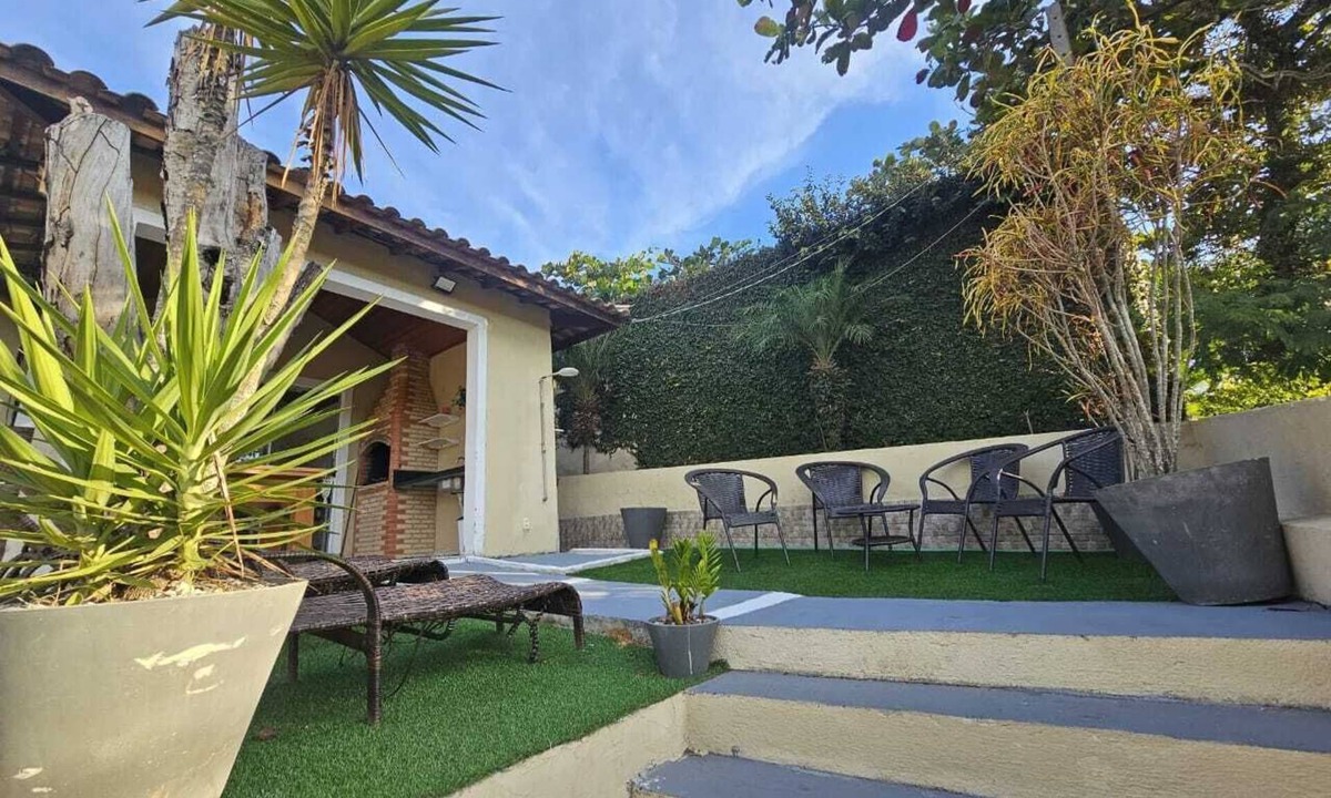 Buzios House | House in Geribá, 5 minutes from the beach, with pool, sleeps 26.