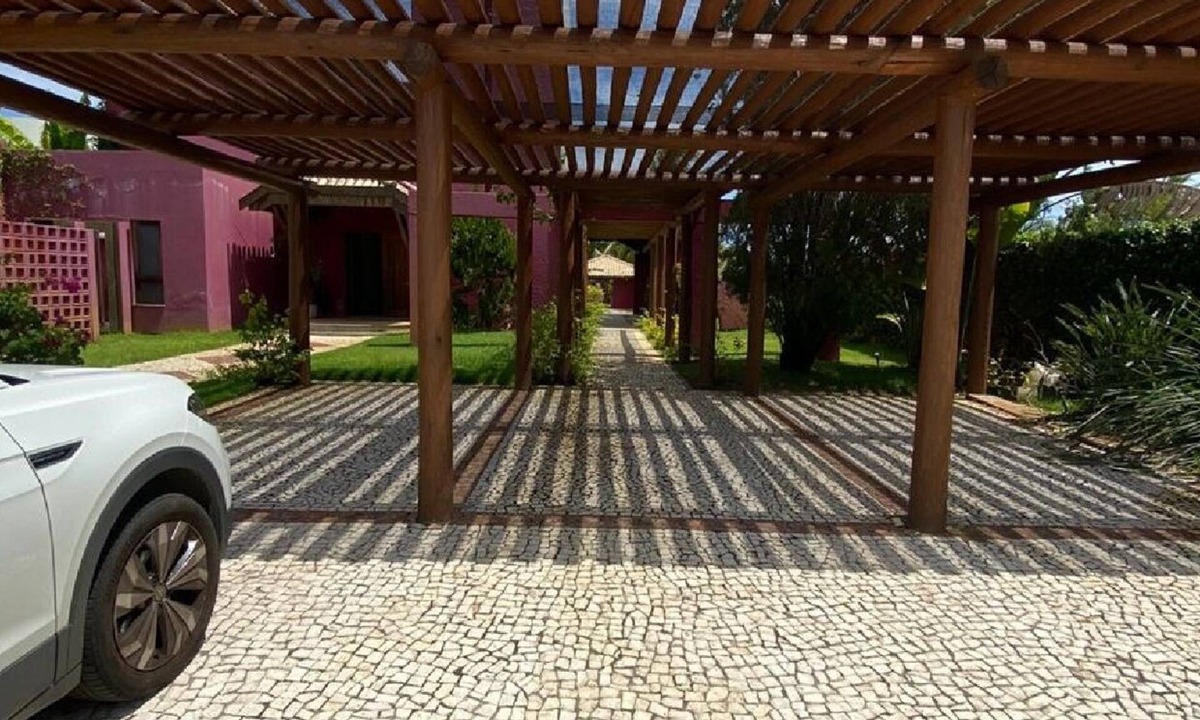 Jaua House | House in Interlagos, with double lot, swimming pool, barbecue and beautiful garden.