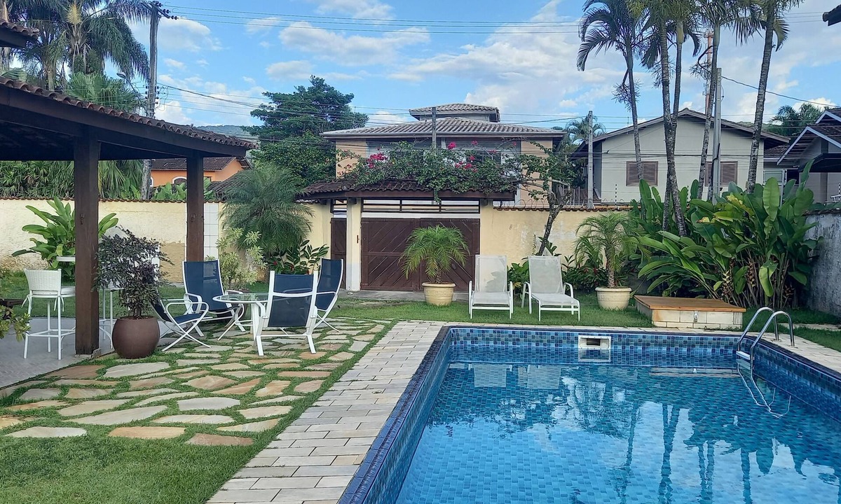 Juquehy House | House on Juquehy beach, all on one level, garden, large swimming pool.