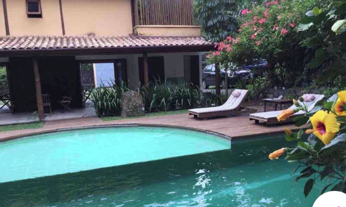 Bexiga Apartment | House - Studio apartment for couples in a gated community with pool, Praia do Curral in Ilhabela.