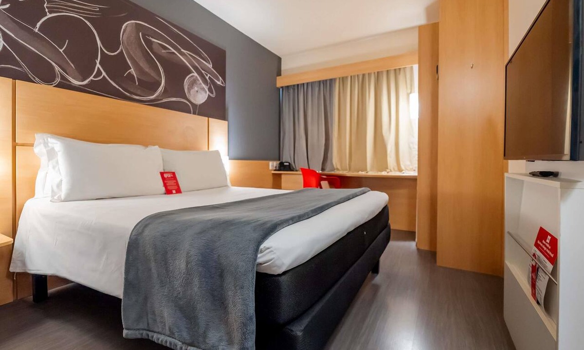 Sarandi Hotel | ibis Porto Alegre Assis Brasil