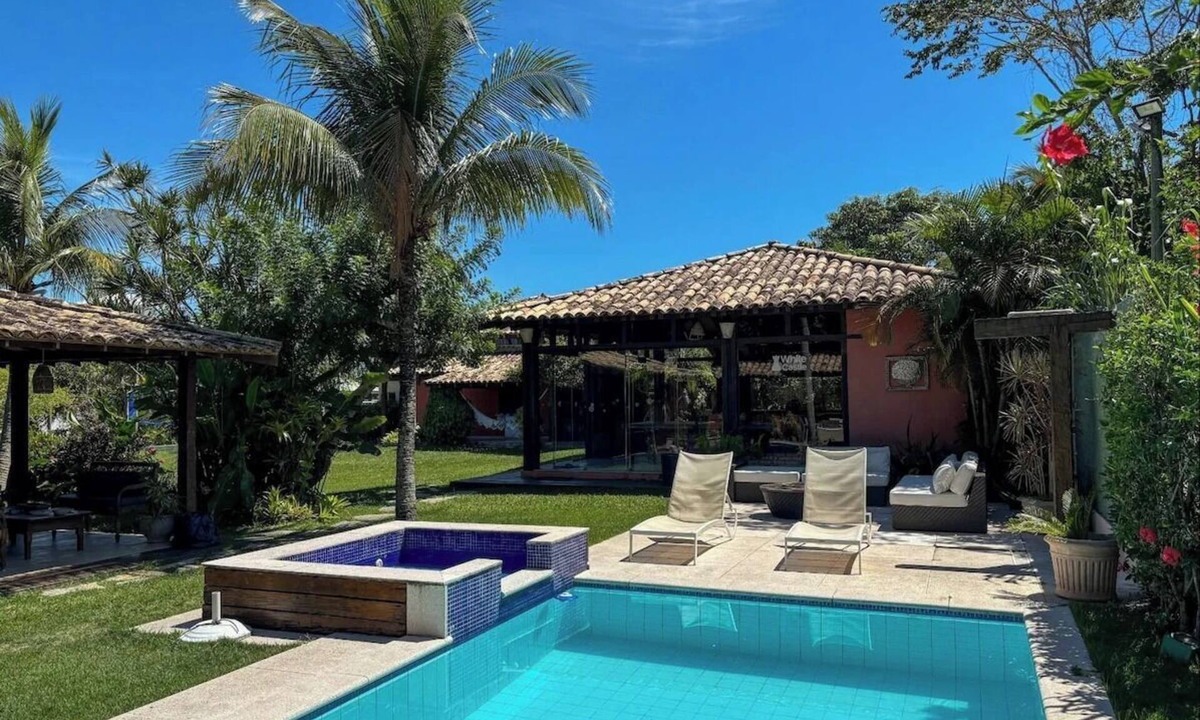 Caravelas House | Ideal house for groups in Búzios | 2 houses + pool + staff + sports court + games room