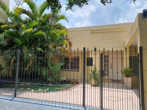 Presidencia Roque Saenz Pena House | LA CASONA, con pileta y garage
