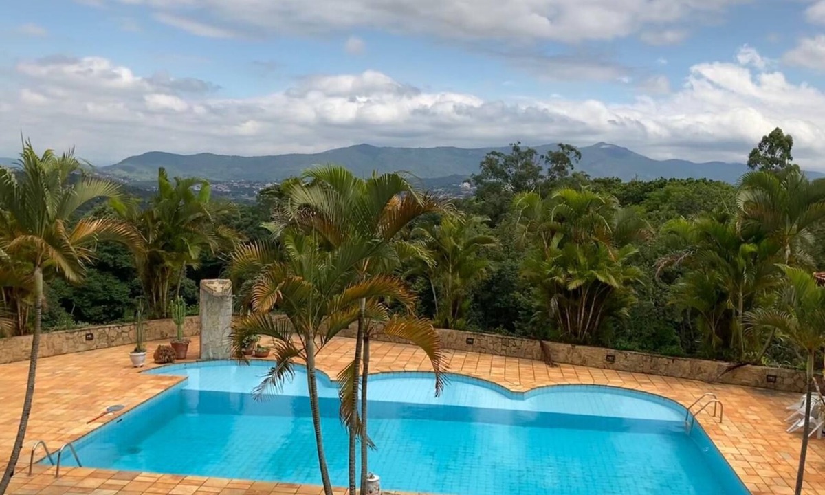 Campos de Atibaia Cottage | Large Country House in Atibaia, São Paulo