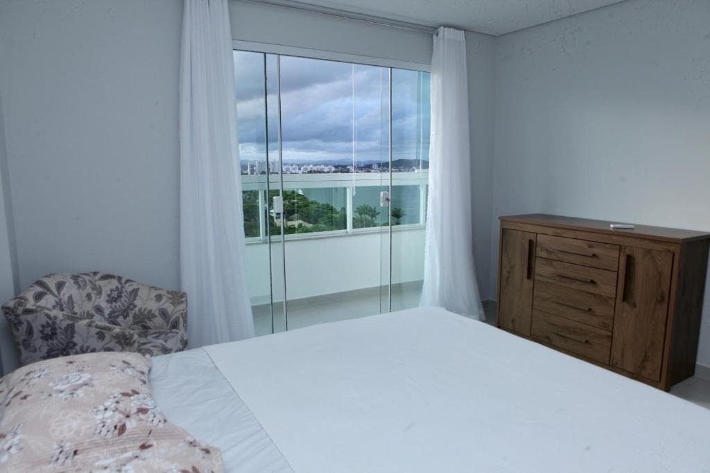 Praia da Armacao do Itapocoroi Apartment | LINDO APARTAMENTO EM PENHA SC
