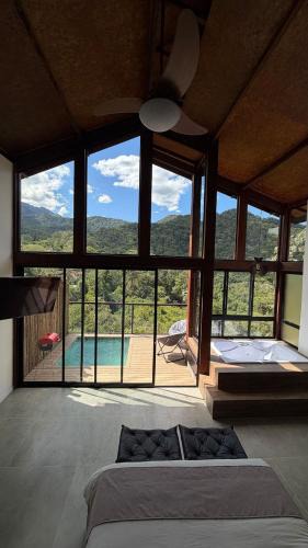 Penedo House | Lobo Freki - Novíssimo Refúgio romântico com vista para a Serra