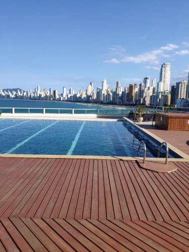 Pioneiros Apartment | LOFT Prédio frente MAR Garagem Piscina Academia Portaria 24 h