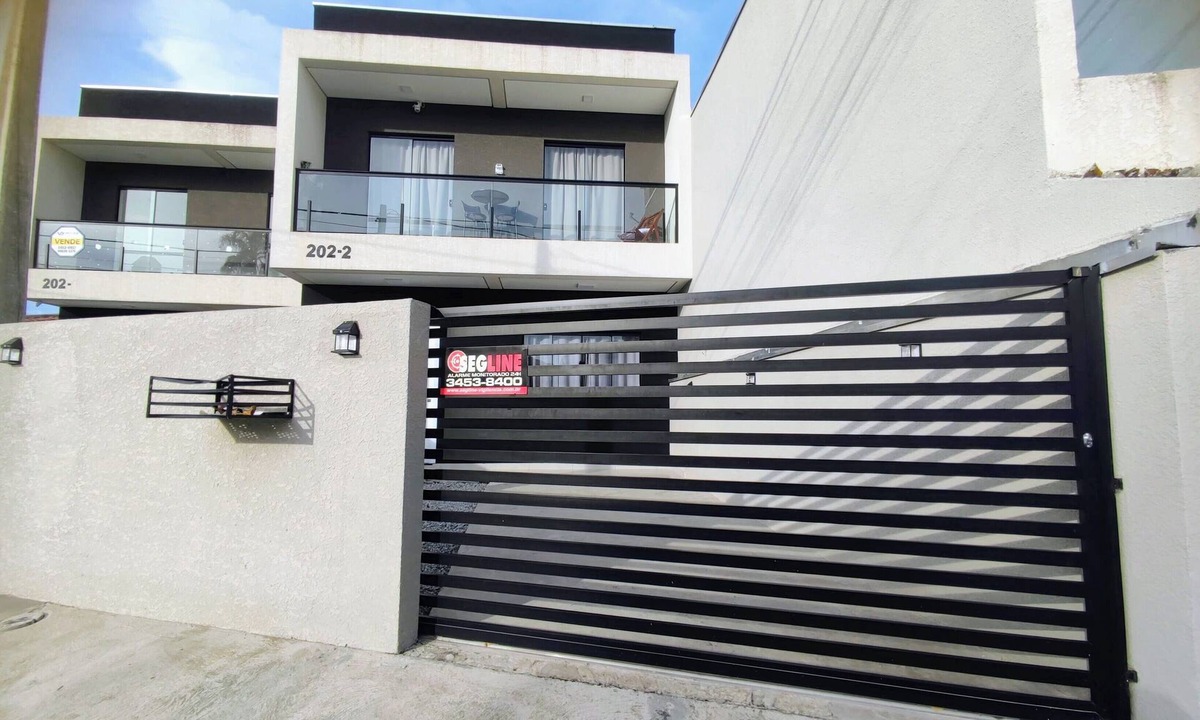 Matinhos House | New, cozy 3-bedroom townhouse near the sea and the center of Matinhos.