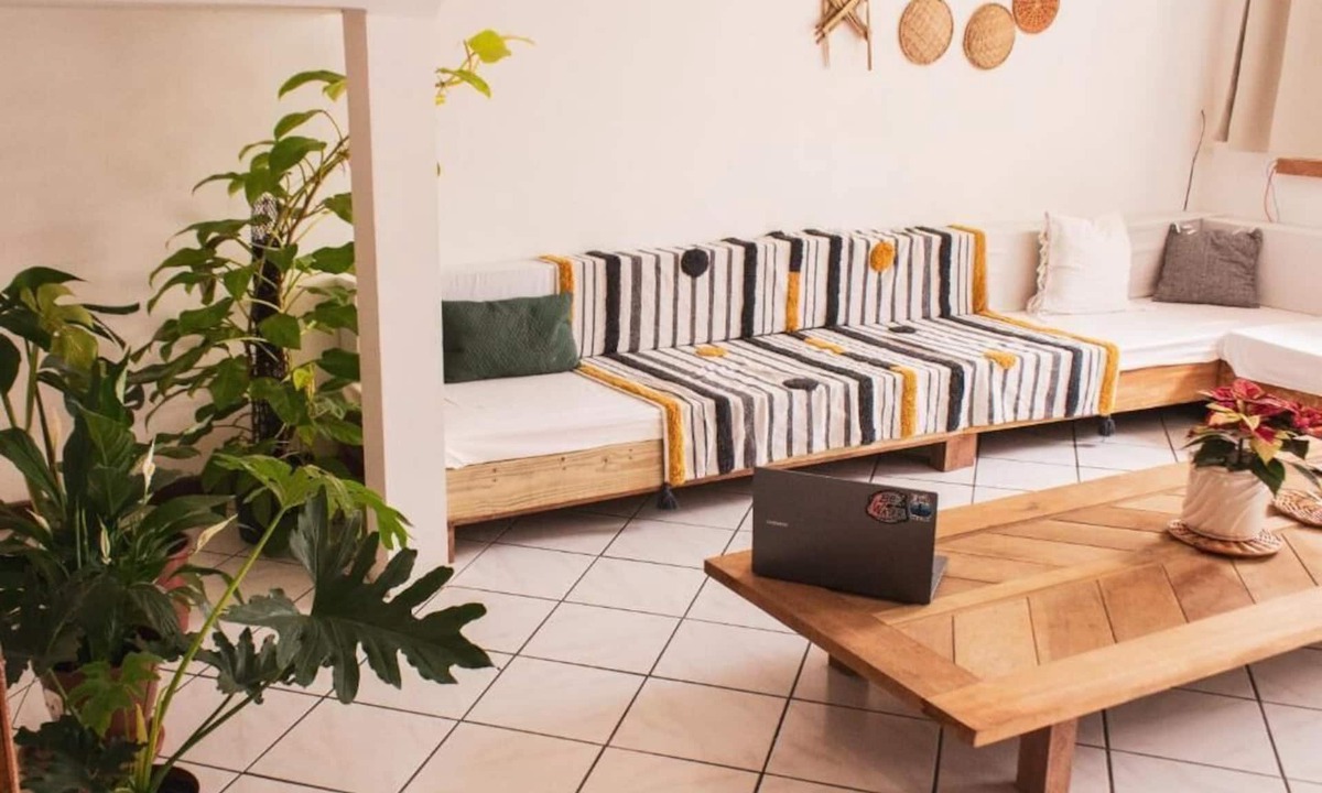 Barra da Lagoa Hostel | Nomades beach - Adventure Hostels