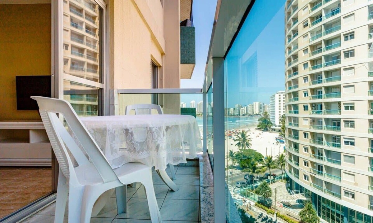 Barra Funda Apartment | Oceanview Apartment in Guarujá: Fast WiFi & Smart TV