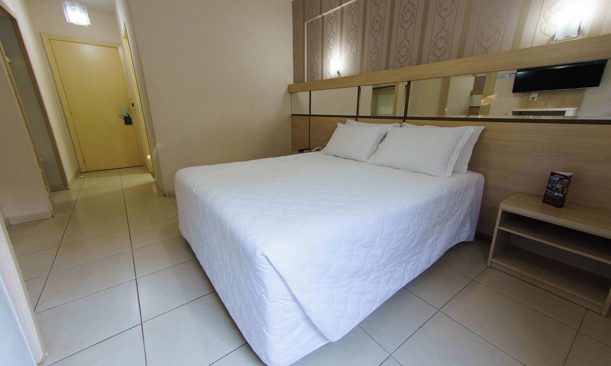 Foz do Iguacu City Centre Hotel | One Unit w/Double Bed | Breakfast Included | Near Waterfalls