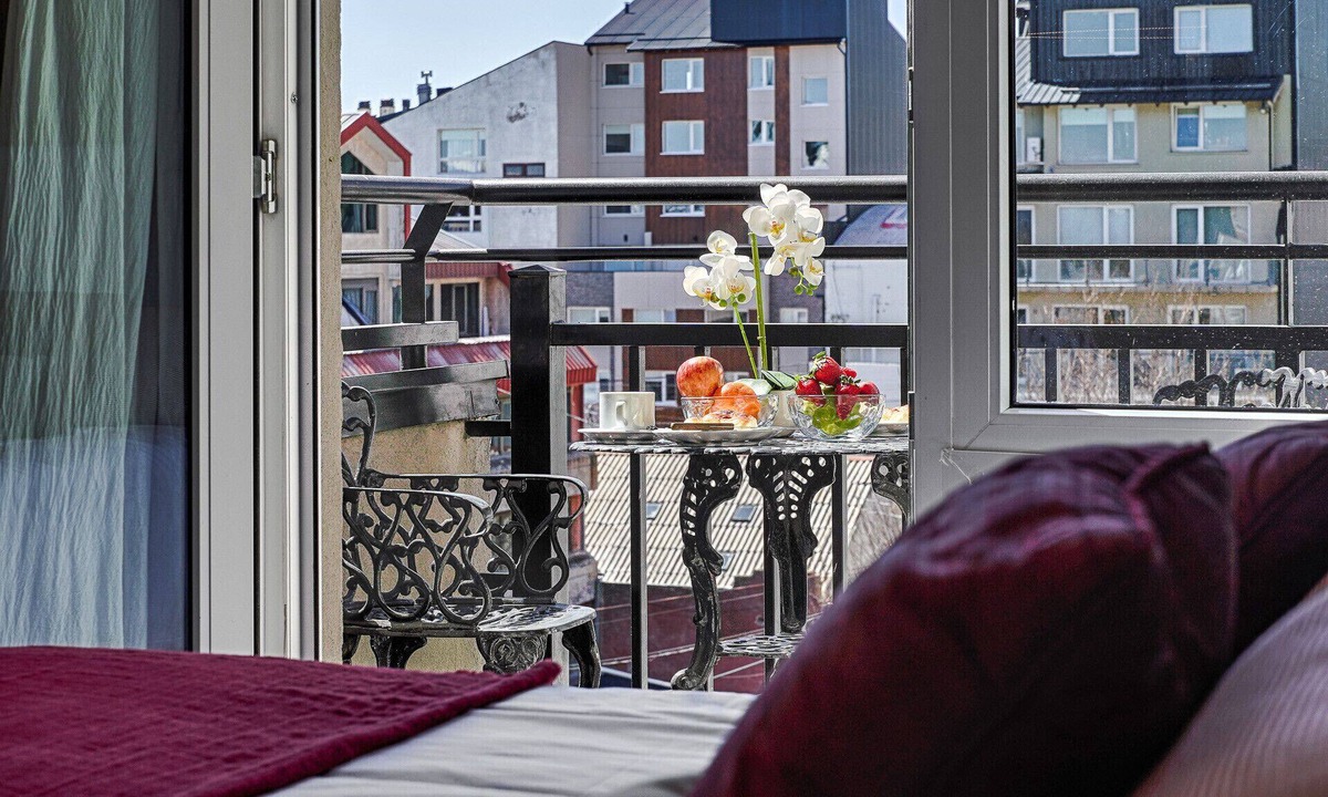 Centro Apartment | Oriental apartment walking distance to main street in Bariloche