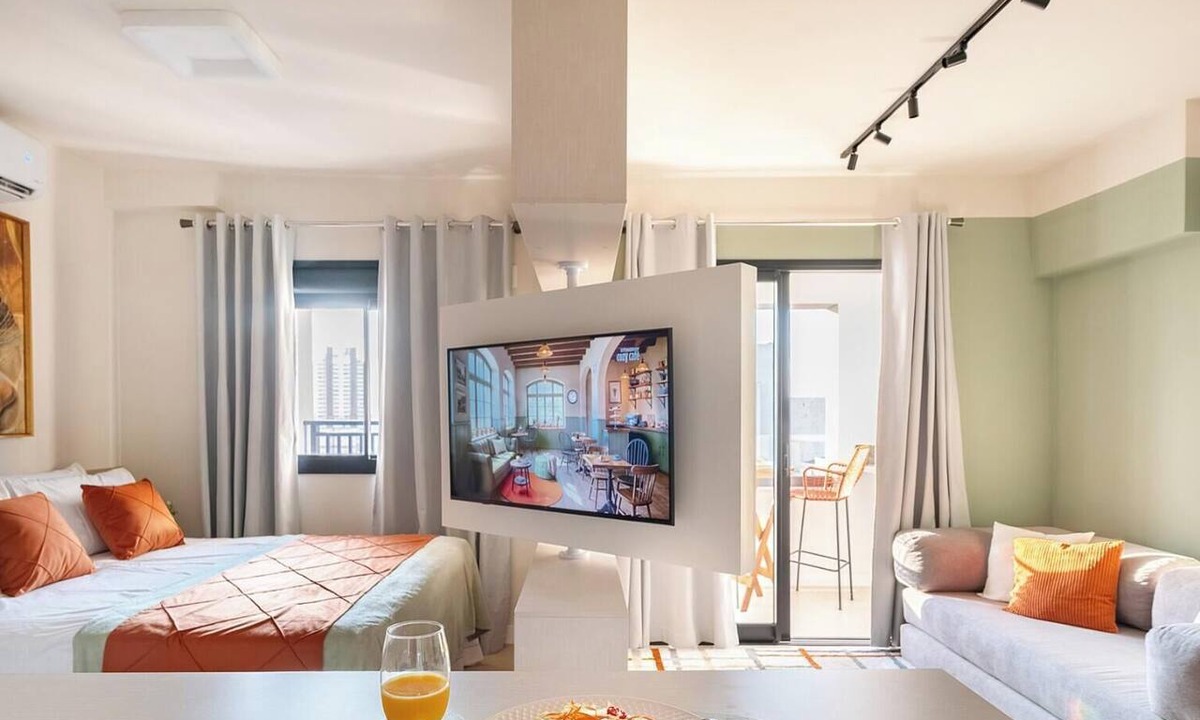 Campinas Apartment | Parking space and view in the tallest building in the city | LYVVO