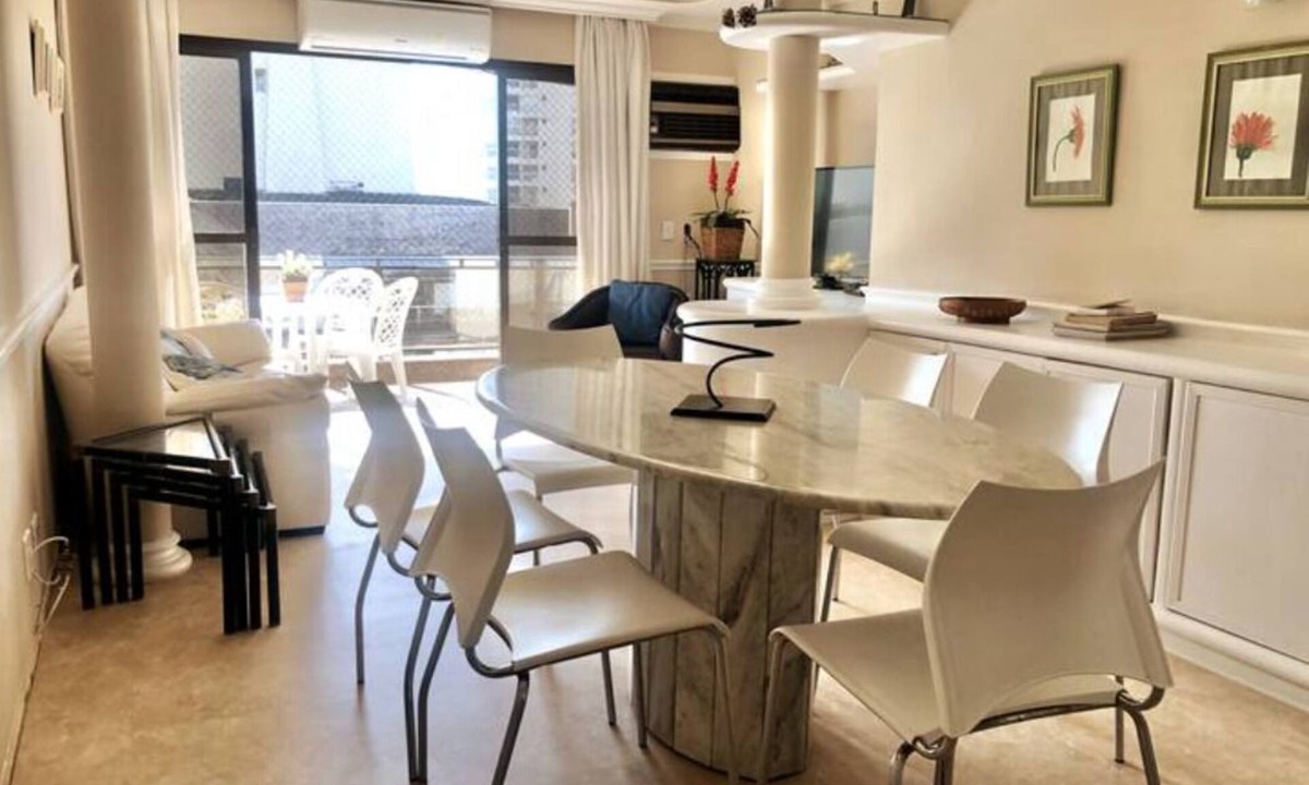 Enseada Apartment | Penthouse in Enseada, 130m2, 4 bedrooms, splits, sea view, 350m from the beach, wifi