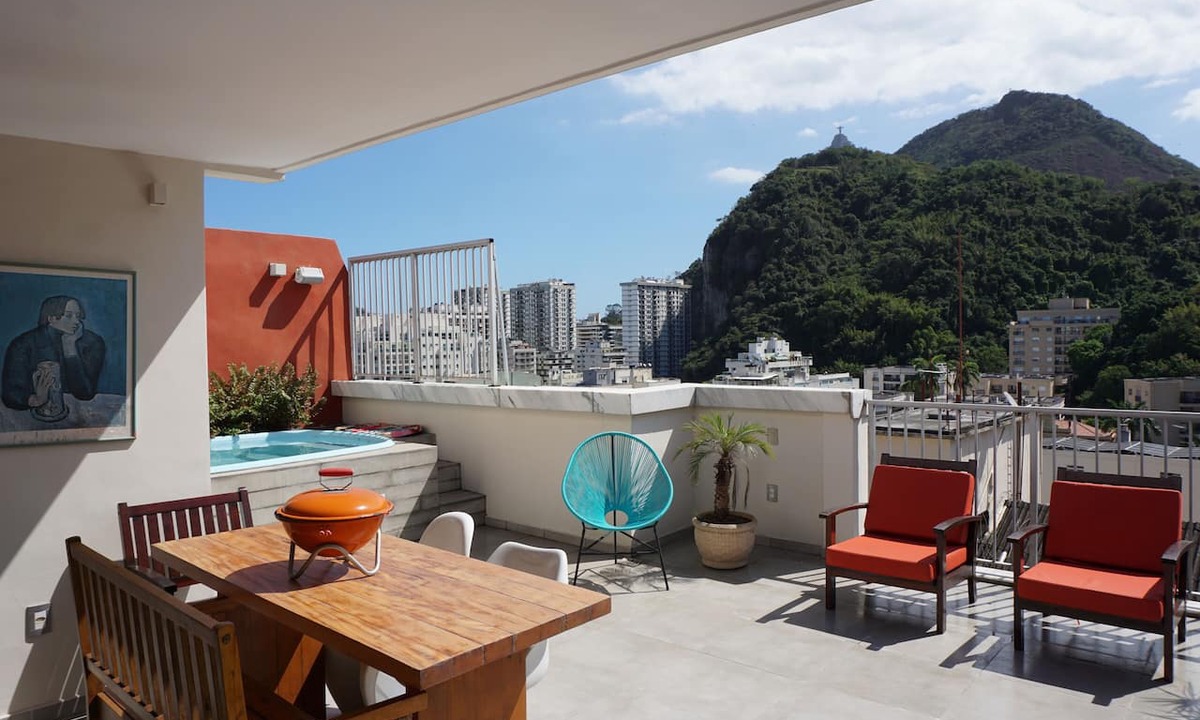 Zona Sul Apartment | Penthouse with a pool and views of Christ the Redeemer.