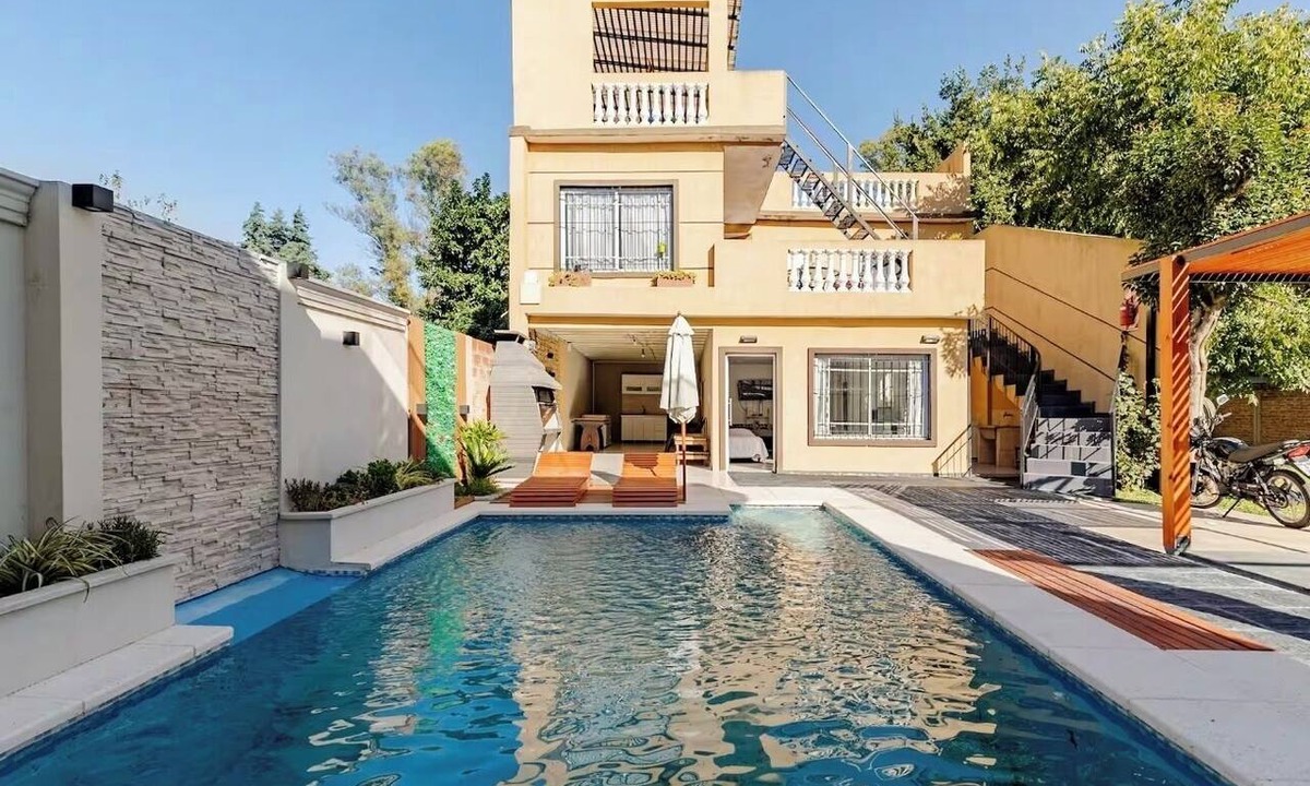 La Union Apartment | Pool and barbecue area, sleeps 5, 20 min from Ezeiza Airport.